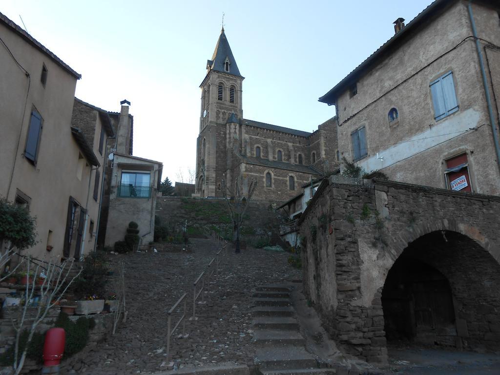 Saint-Izaire Gite Des Monts מראה חיצוני תמונה